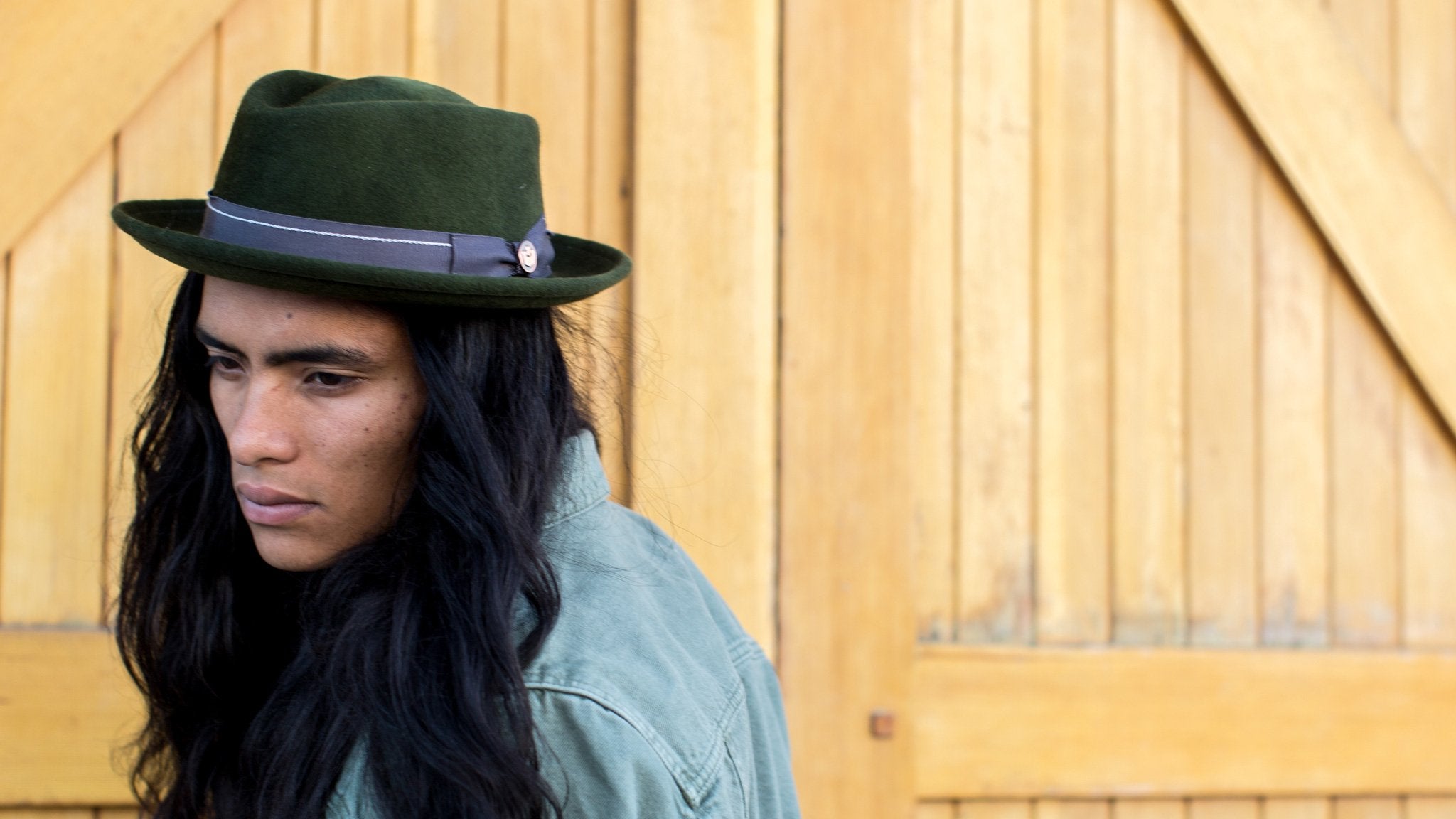 Goorin Bros. note king diamond medium brim felt porkpie fedora hat Green hero shot on male model