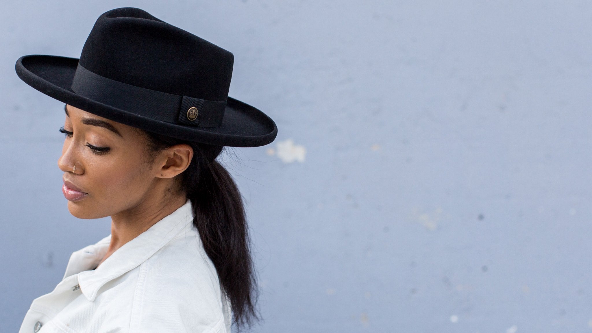 Goorin Bros. colonel pierce wool wide brim fedora Black hero shot on female model