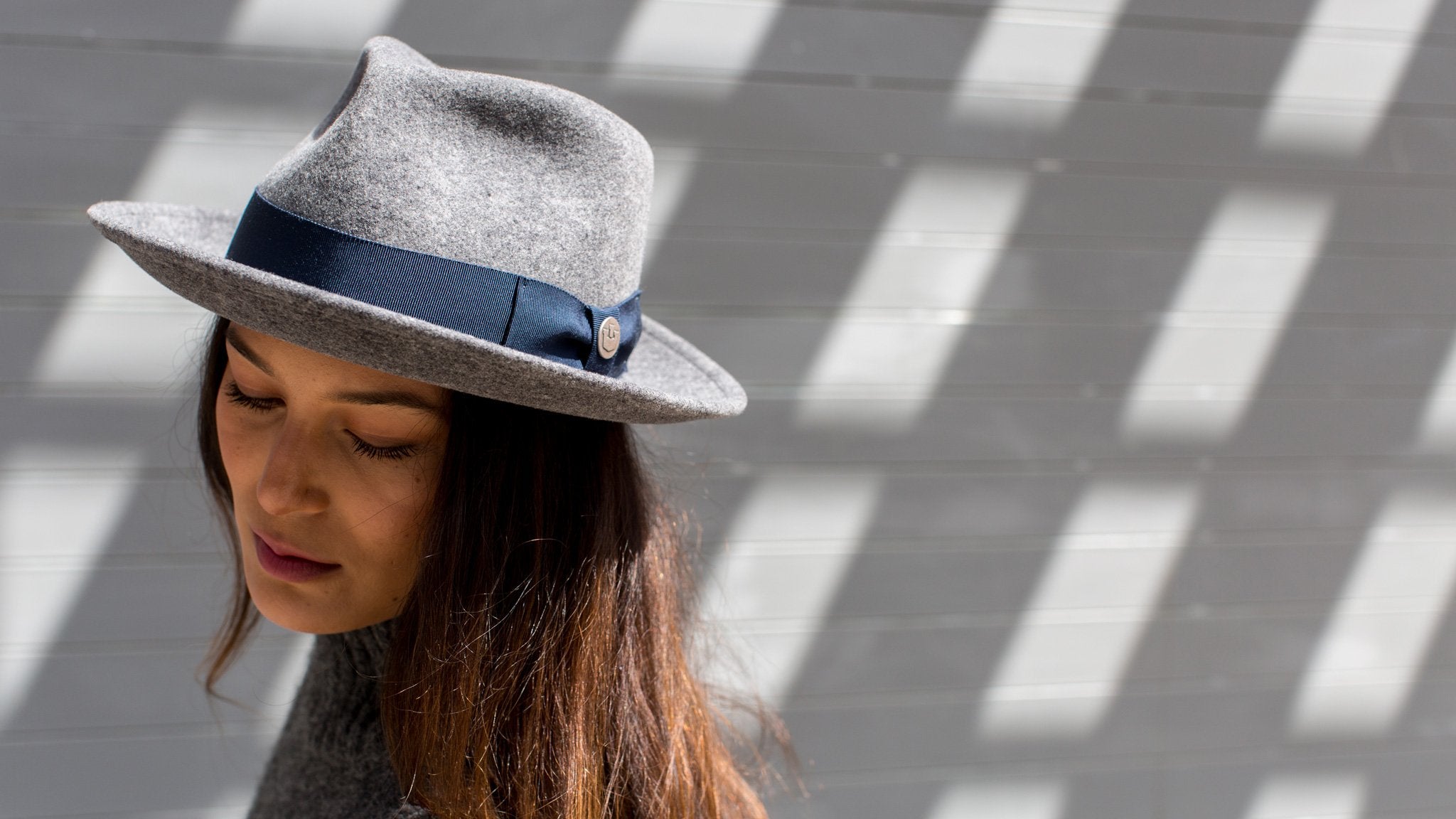 Goorin Bros. radley teardrop medium brim felt fedora hat Grey hero shot on female model