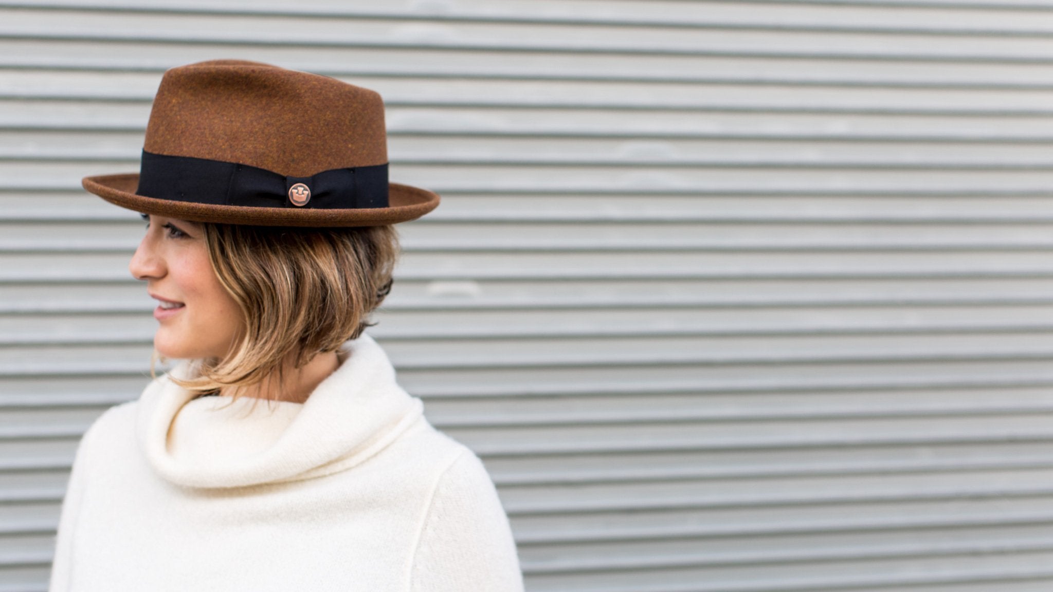 Goorin Bros. radley teardrop medium brim felt fedora hat Rust hero shot on female model