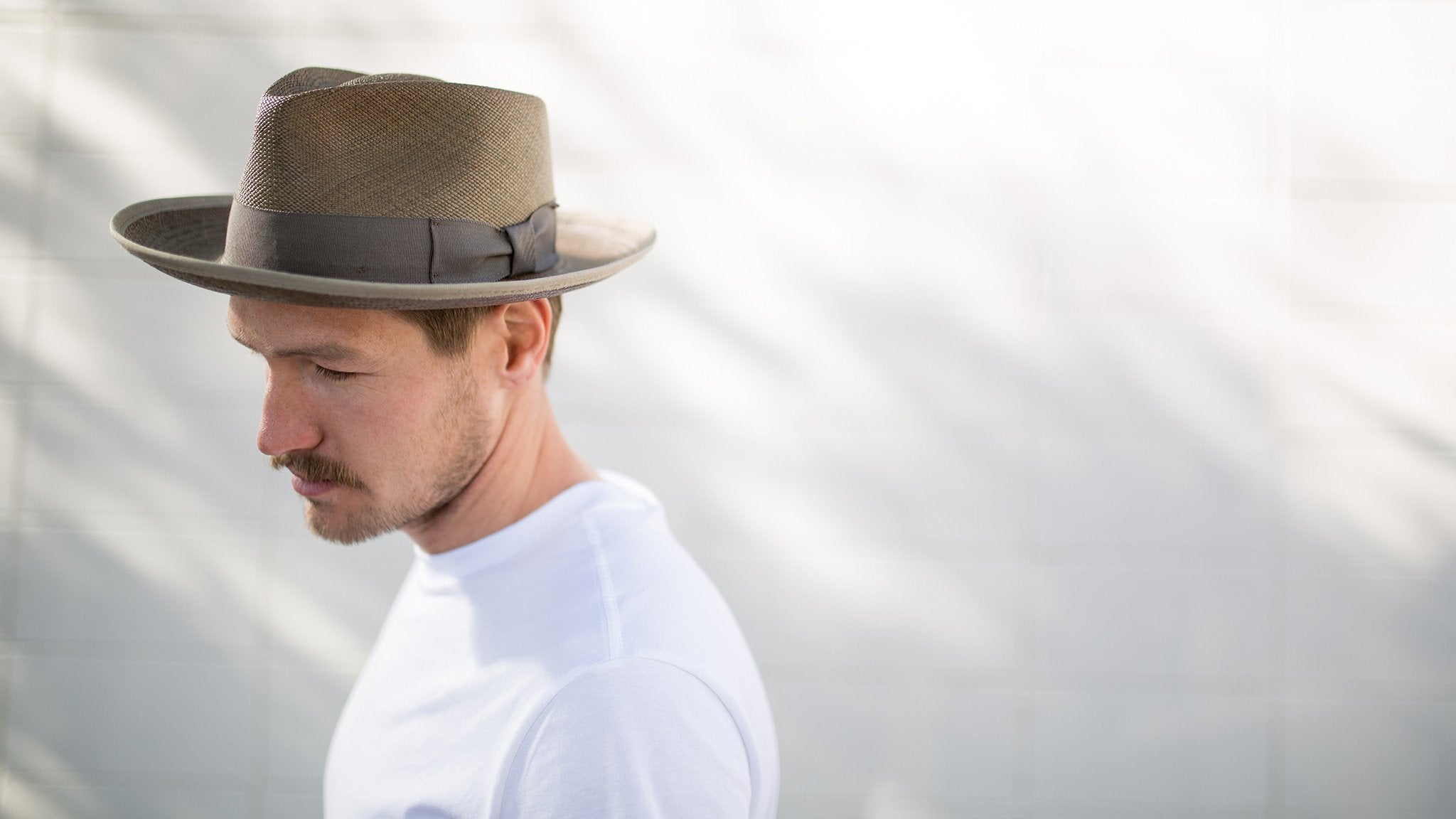 Goorin Bros. big john teardrop wide brim straw fedora hat Olive hero shot on male model