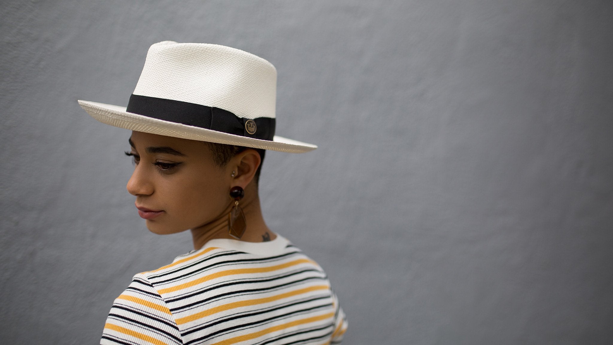 Goorin Bros. big john teardrop wide brim straw fedora hat White hero shot on female model