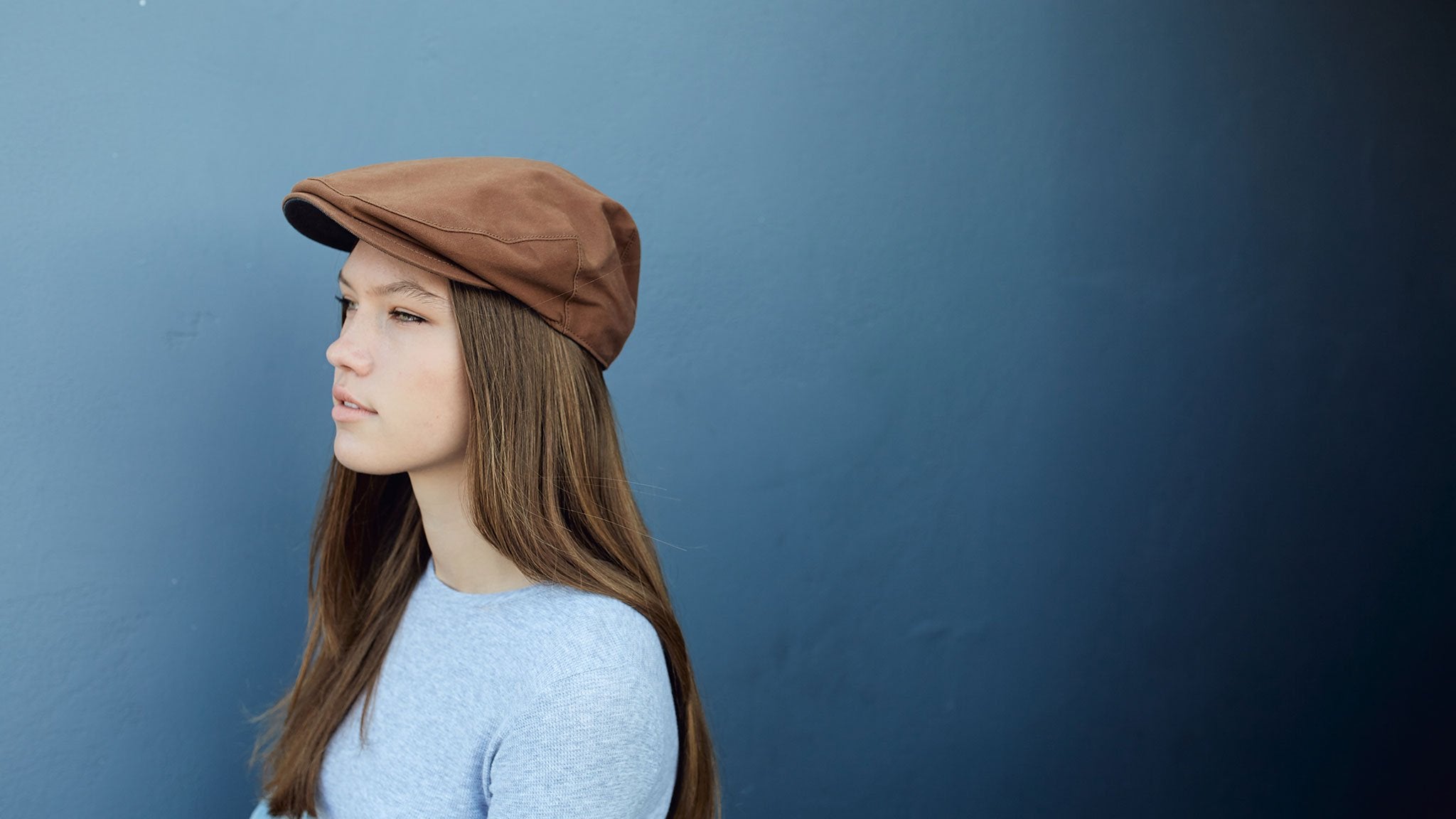 Goorin Bros. rain cloud cotton low profile ivy flatcap Brown hero shot on female model