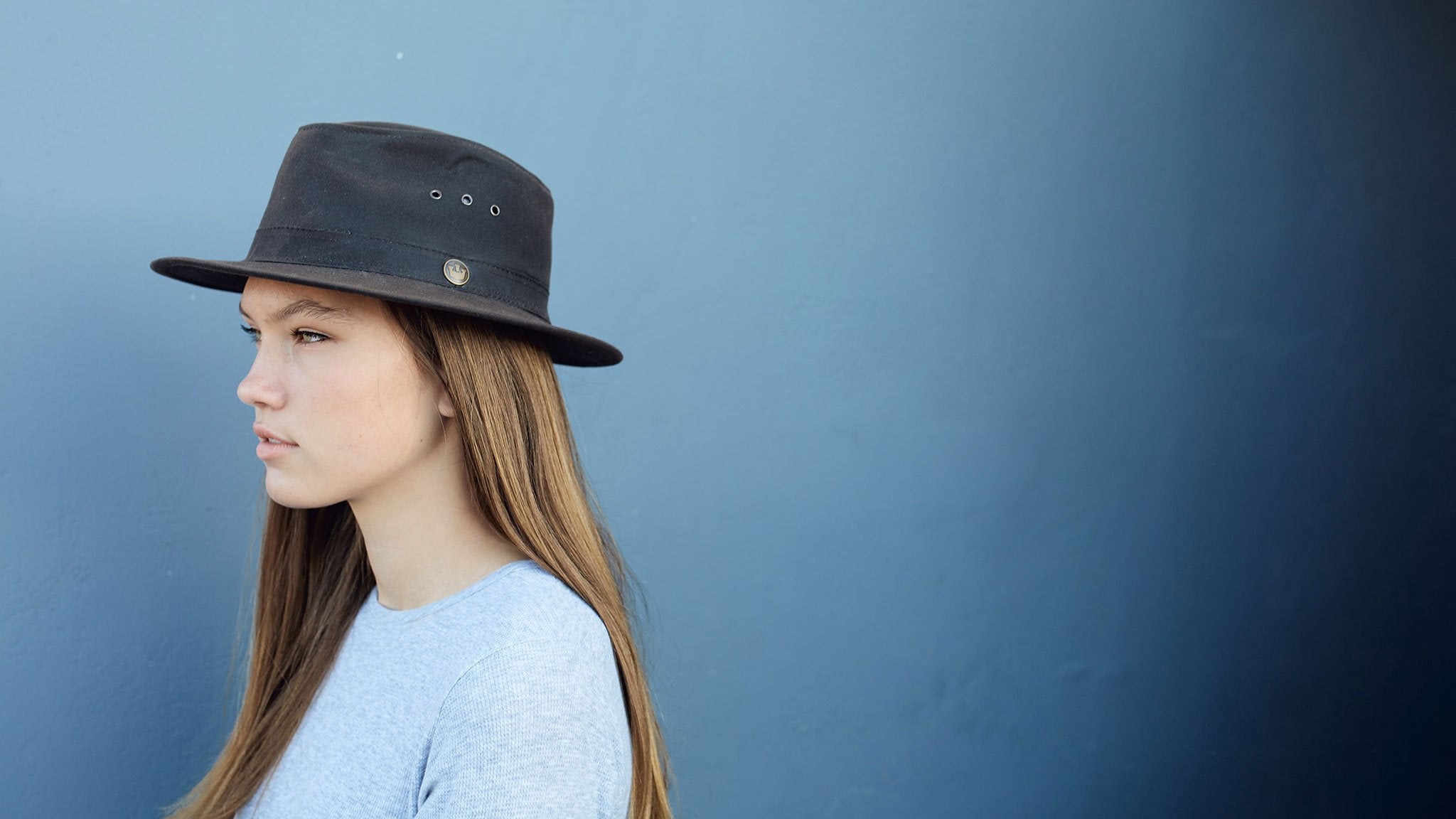 Goorin Bros. new zealand cotton classic brim fedora Brown hero shot on female model
