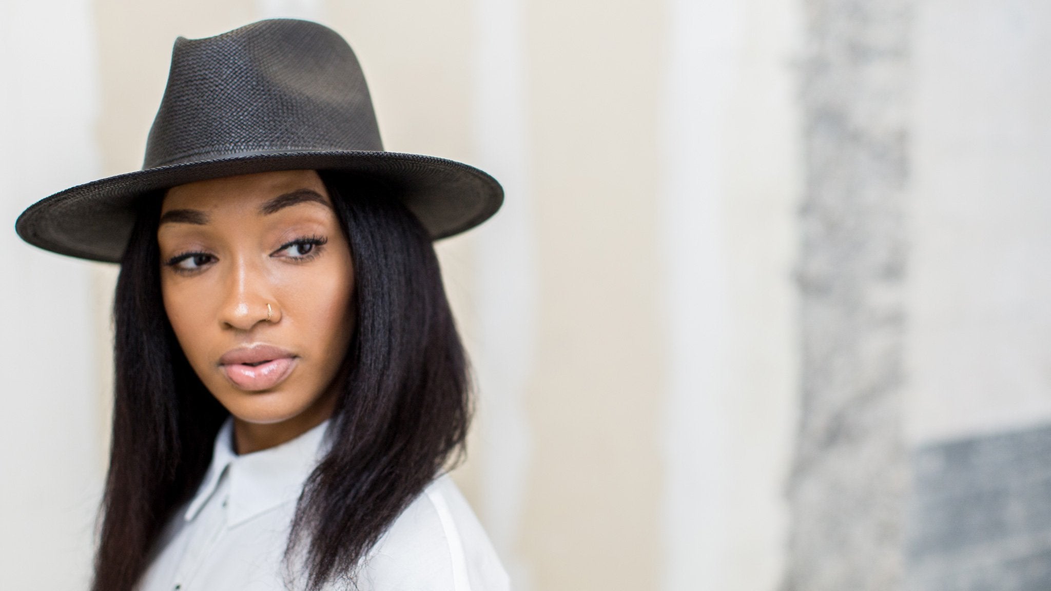 Goorin Bros. welfleet straw wide brim fedora Black  hero shot on female model