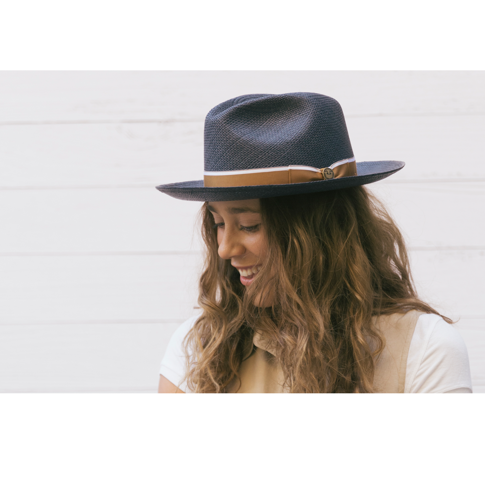 Goorin Bros. southern coast center dent wide brim straw fedora hat Navy  womens styling