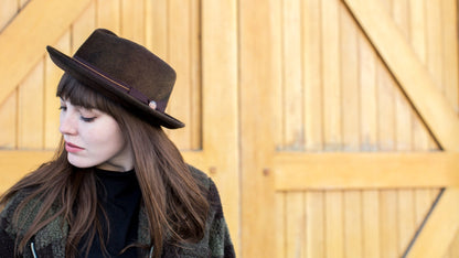 Goorin Bros. note king diamond medium brim felt porkpie fedora hat Brown hero shot on female model