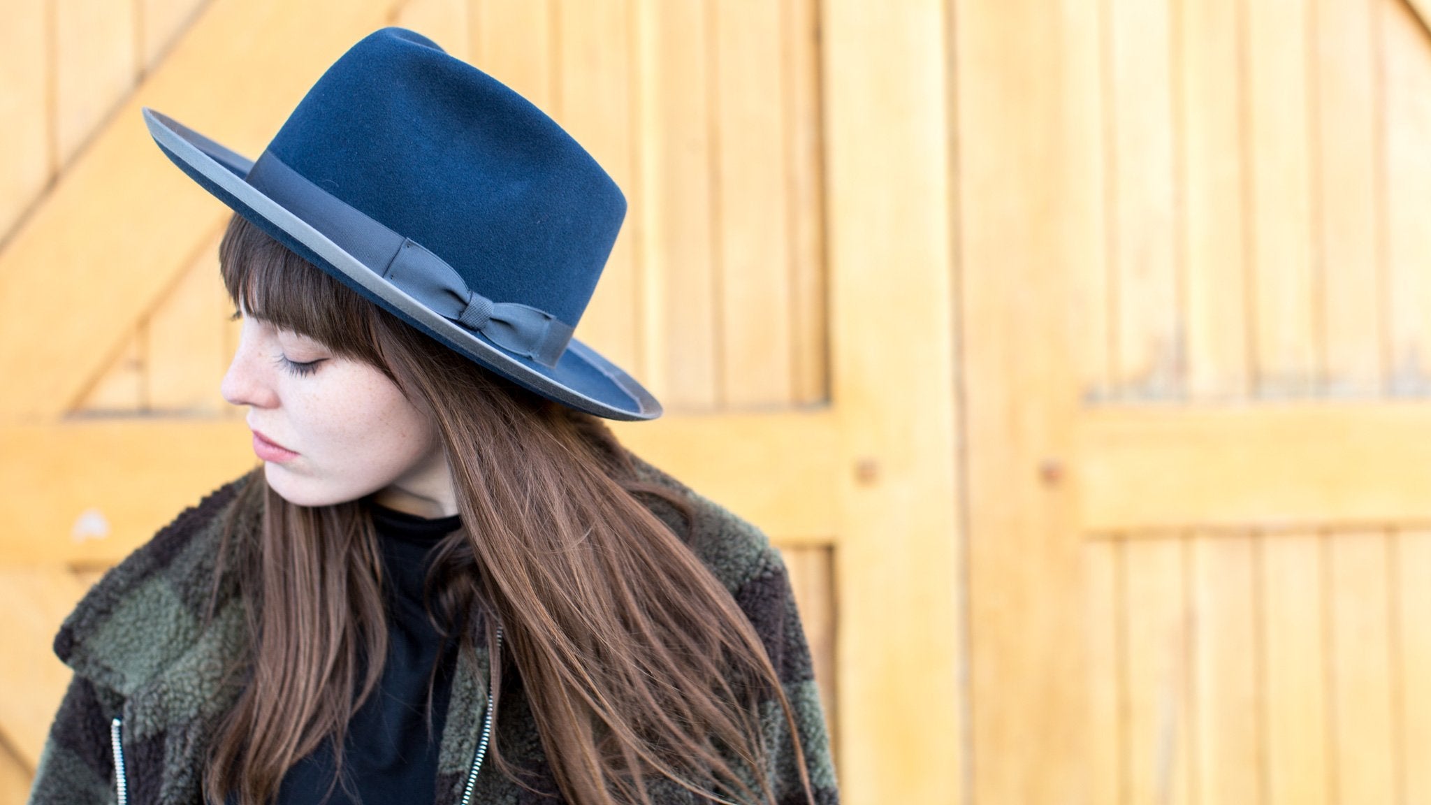 Goorin Bros. river gray teardrop wide brim felt fedora hat Navy  hero shot on female model
