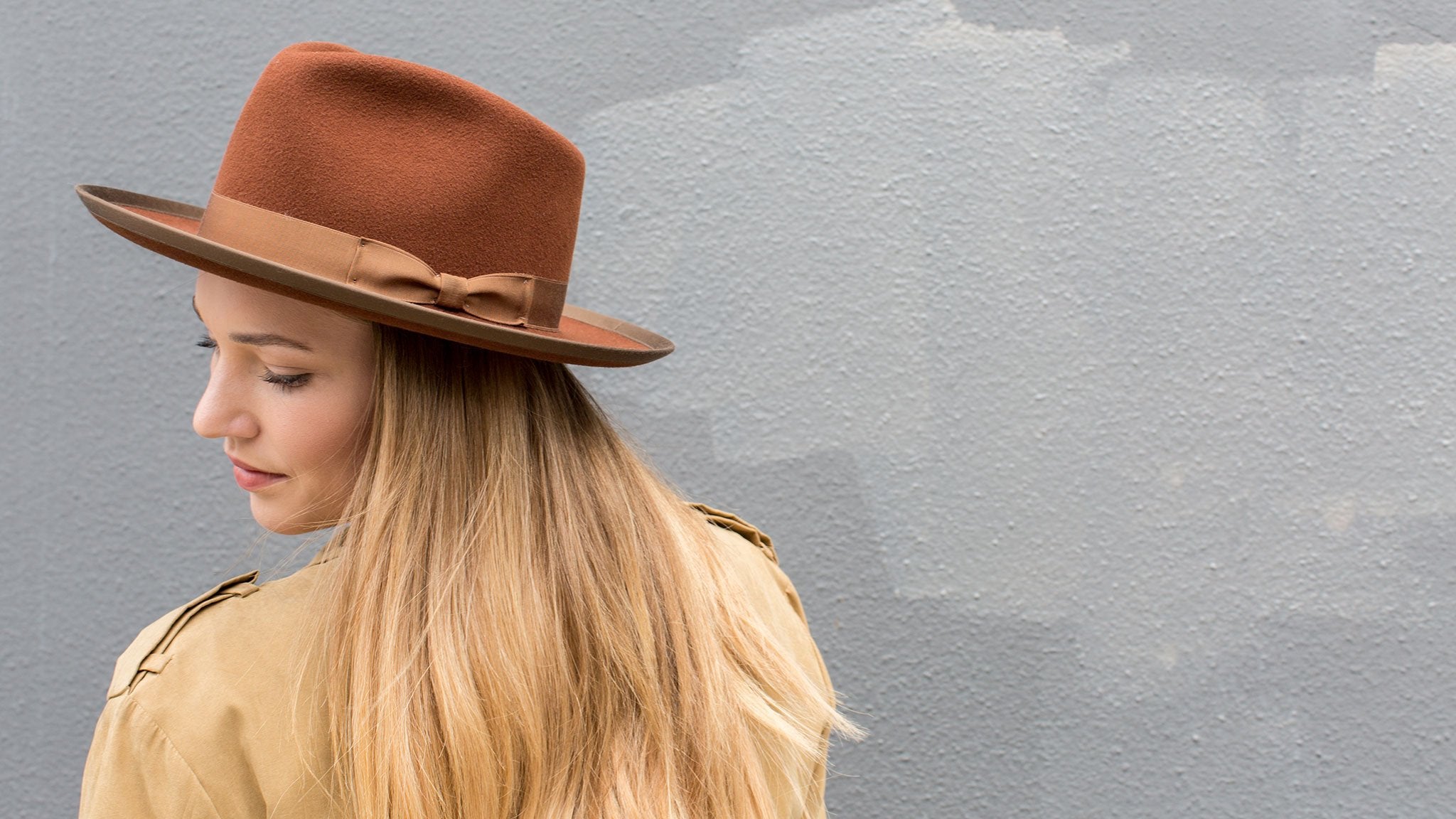 Goorin Bros. river gray teardrop wide brim felt fedora hat Rust  hero shot on female model