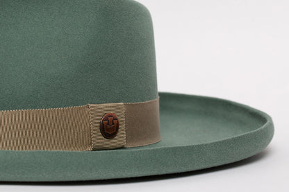 Goorin Bros. colonel pierce teardrop wide brim felt fedora hat Olive Patch Detail