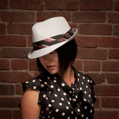 Goorin Bros. hound dog a crown fedora White  womens styling