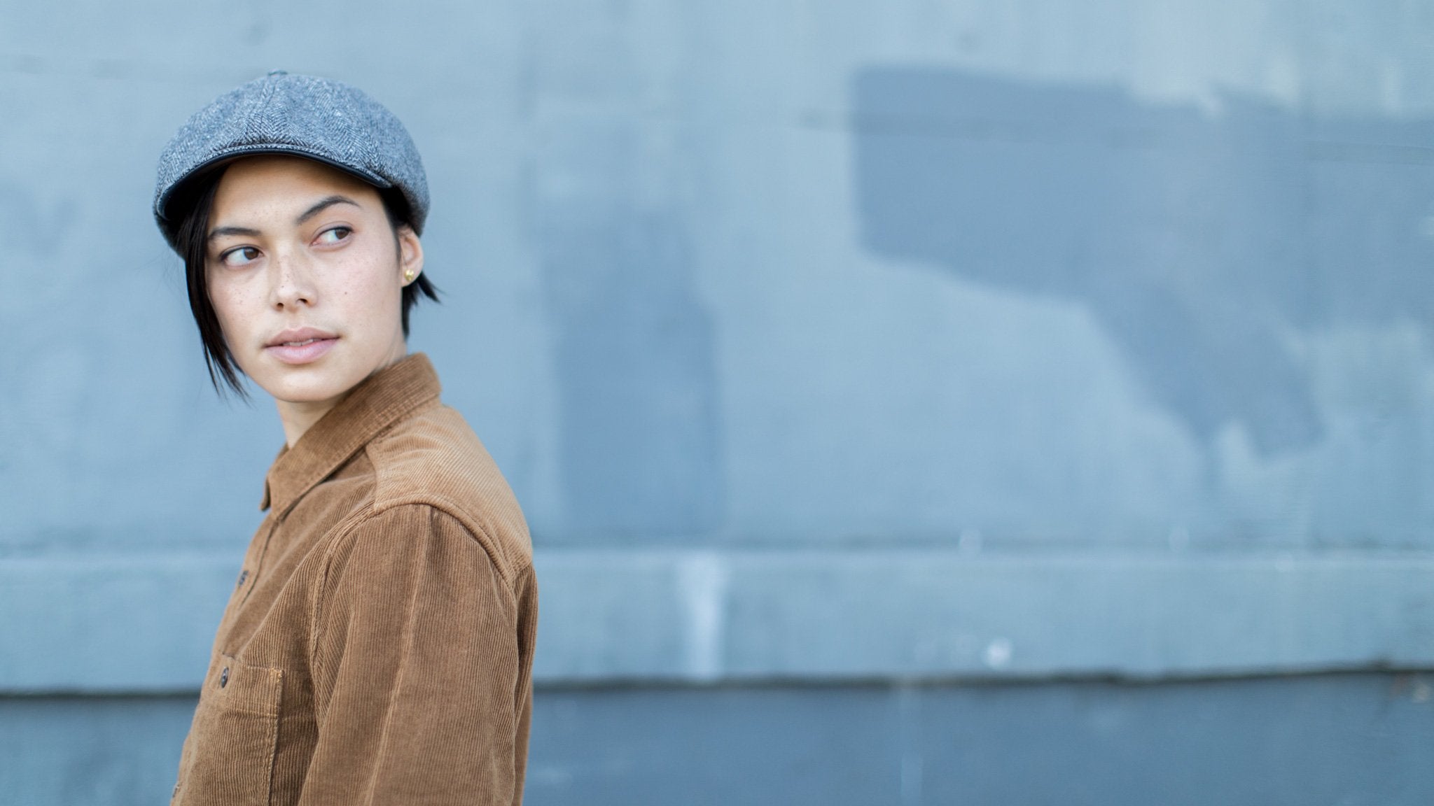 Goorin Bros. hard work wool blend ivy flatcap Black  hero shot on female model